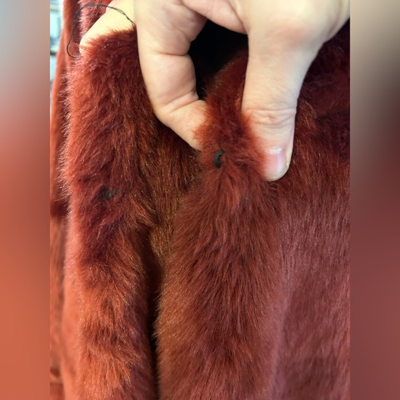 NWT Fhillinuo faux fur coat rustic red. - Picture 5 of 13
